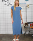 SHORT SLEEVE SIDE SLIT DETAIL KNIT T-SHIRT MIDI DRESS: DARK DENIM