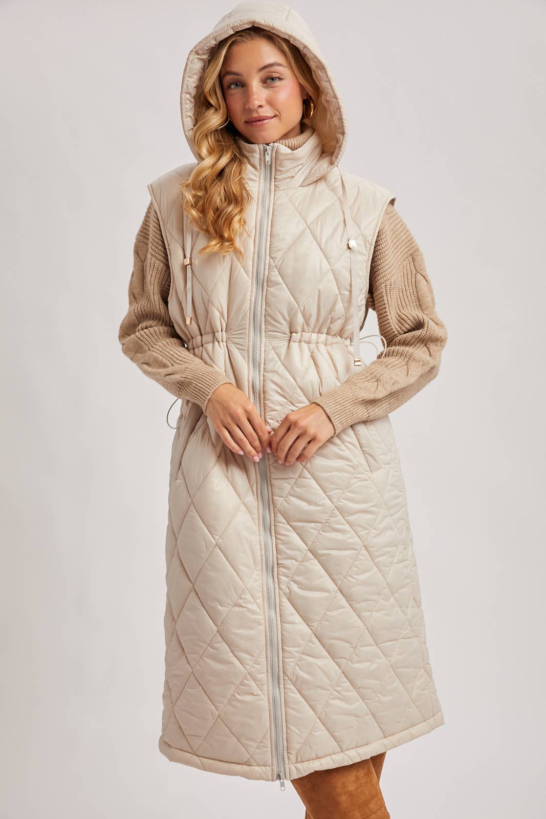 DIAMOND QUIT PUFFER LONG-LINE HOODED VEST: COCO