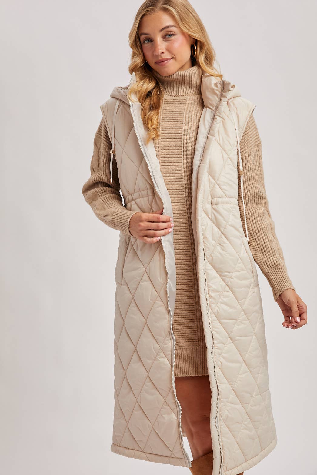 DIAMOND QUIT PUFFER LONG-LINE HOODED VEST: COCO