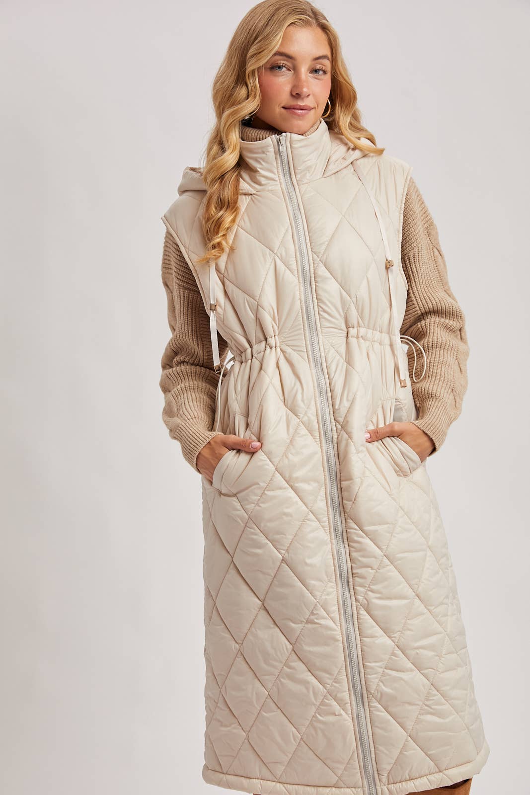 DIAMOND QUIT PUFFER LONG-LINE HOODED VEST: COCO