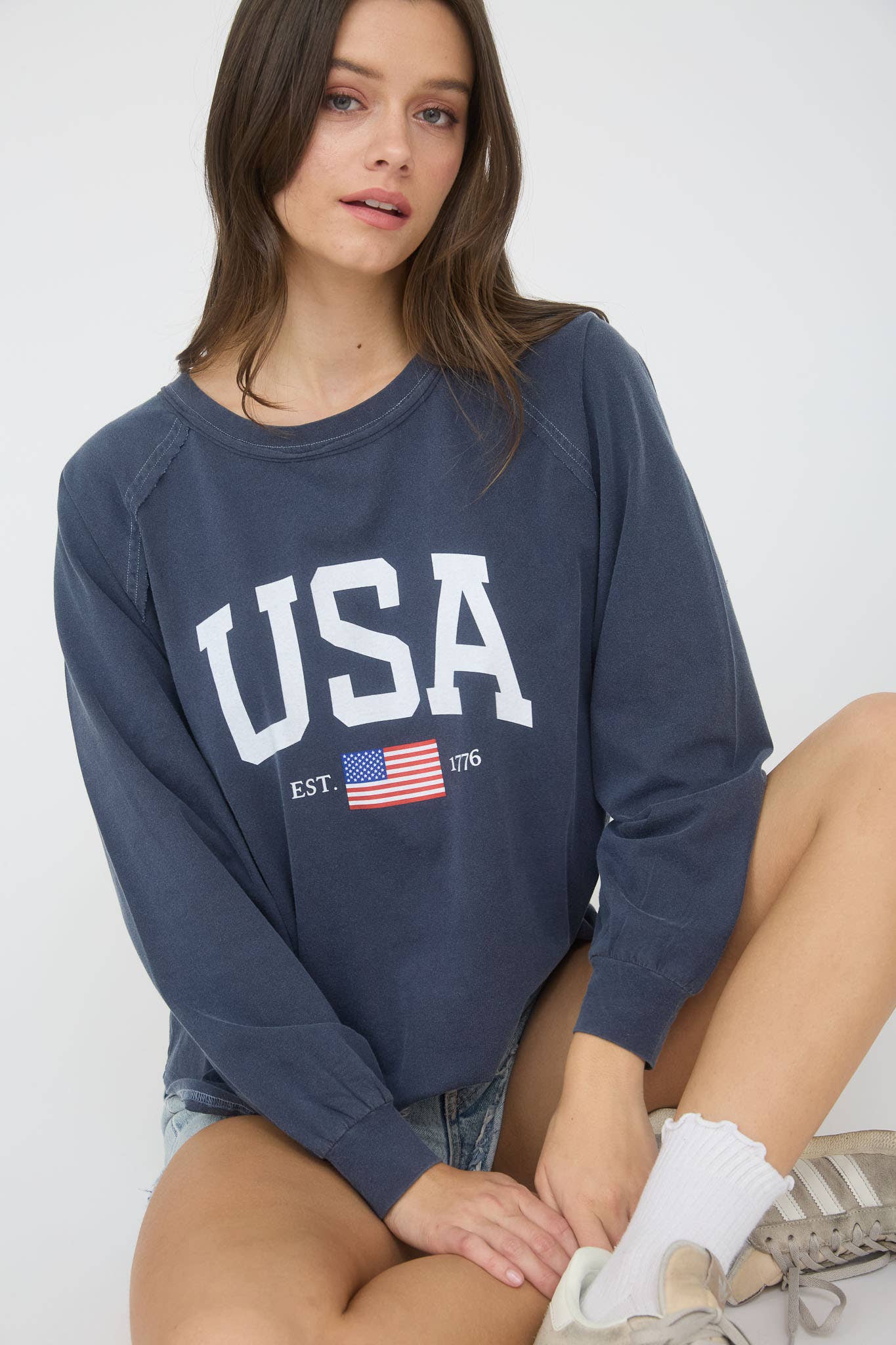 USA GRAPHIC RAGLAN LONG SLEEVE KNIT TOP : WHITE