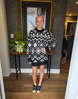 BLACK/WHITE SWEATER DRESS
