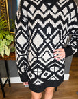 BLACK/WHITE SWEATER DRESS