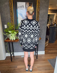 BLACK/WHITE SWEATER DRESS