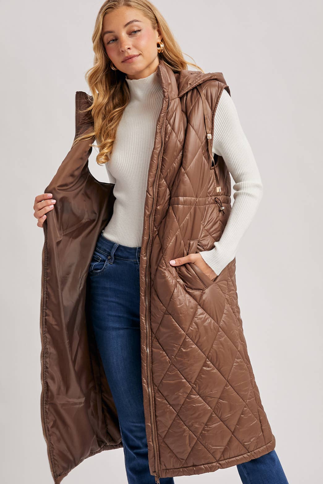 DIAMOND QUIT PUFFER LONG-LINE HOODED VEST: COCO