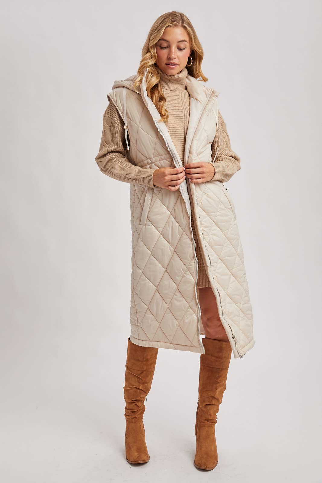 DIAMOND QUIT PUFFER LONG-LINE HOODED VEST: COCO