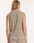 HALF ZIPPED SLVLESS TOP