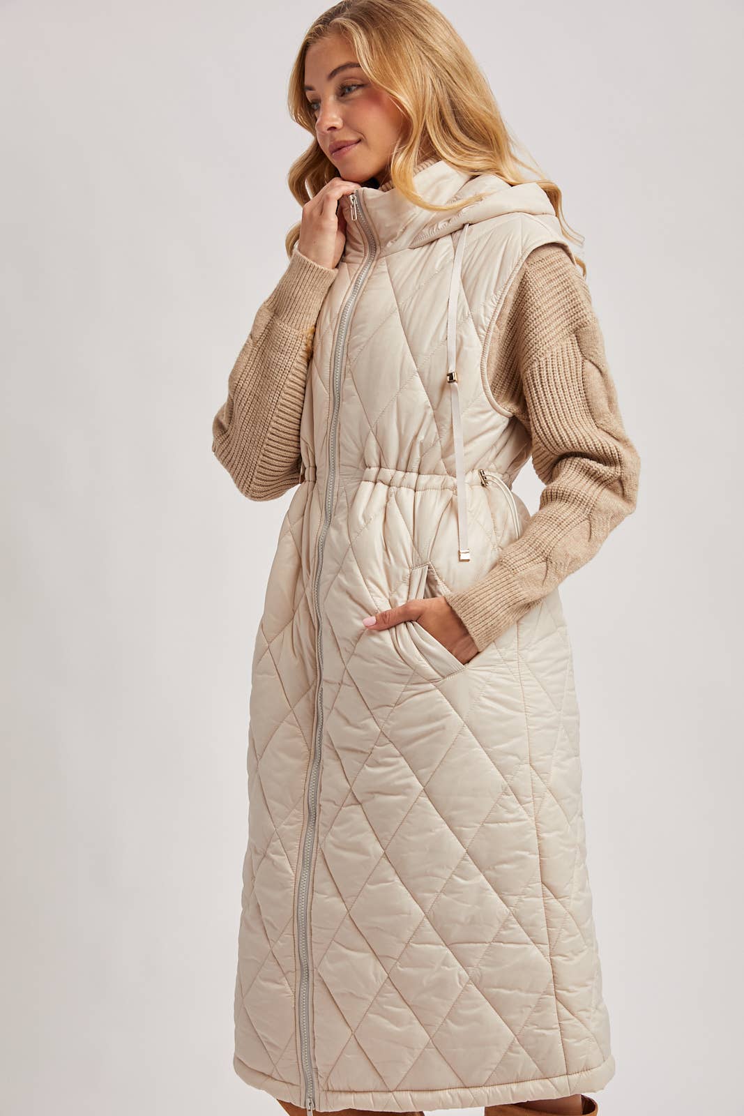 DIAMOND QUIT PUFFER LONG-LINE HOODED VEST: COCO