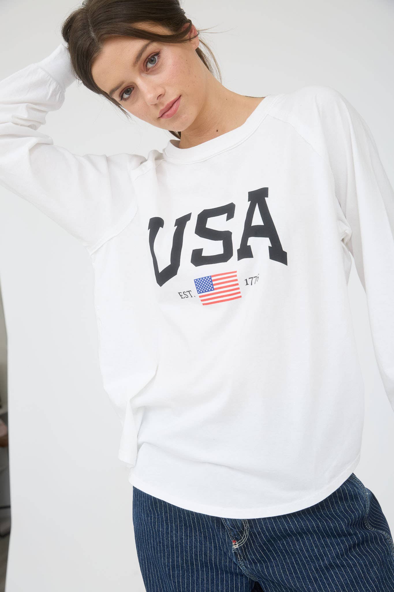 USA GRAPHIC RAGLAN LONG SLEEVE KNIT TOP : WHITE