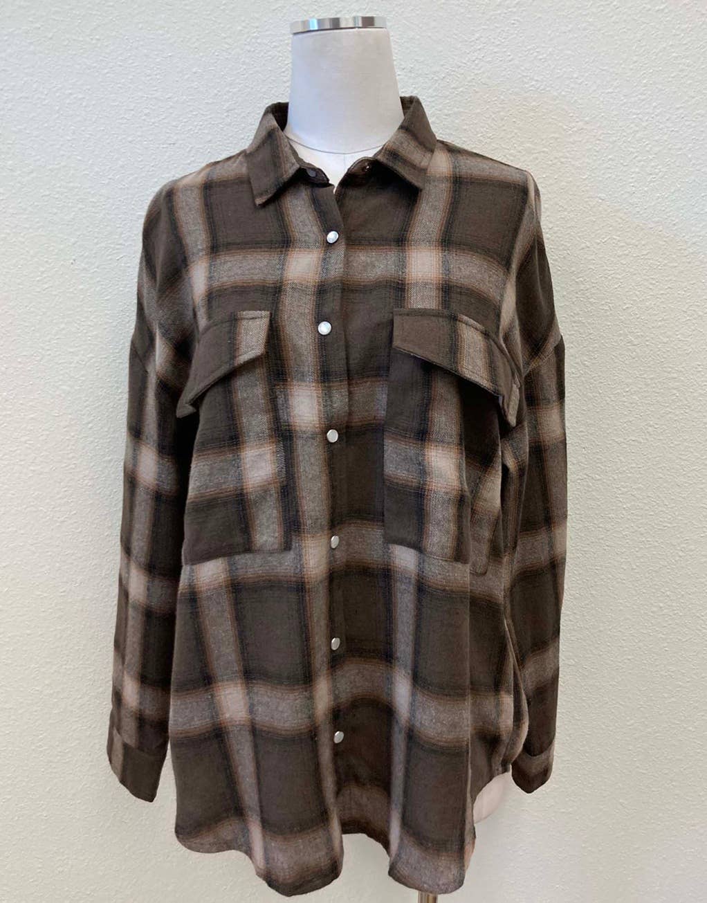 OVERSIZED PLAID FLANNEL WITH POCKET