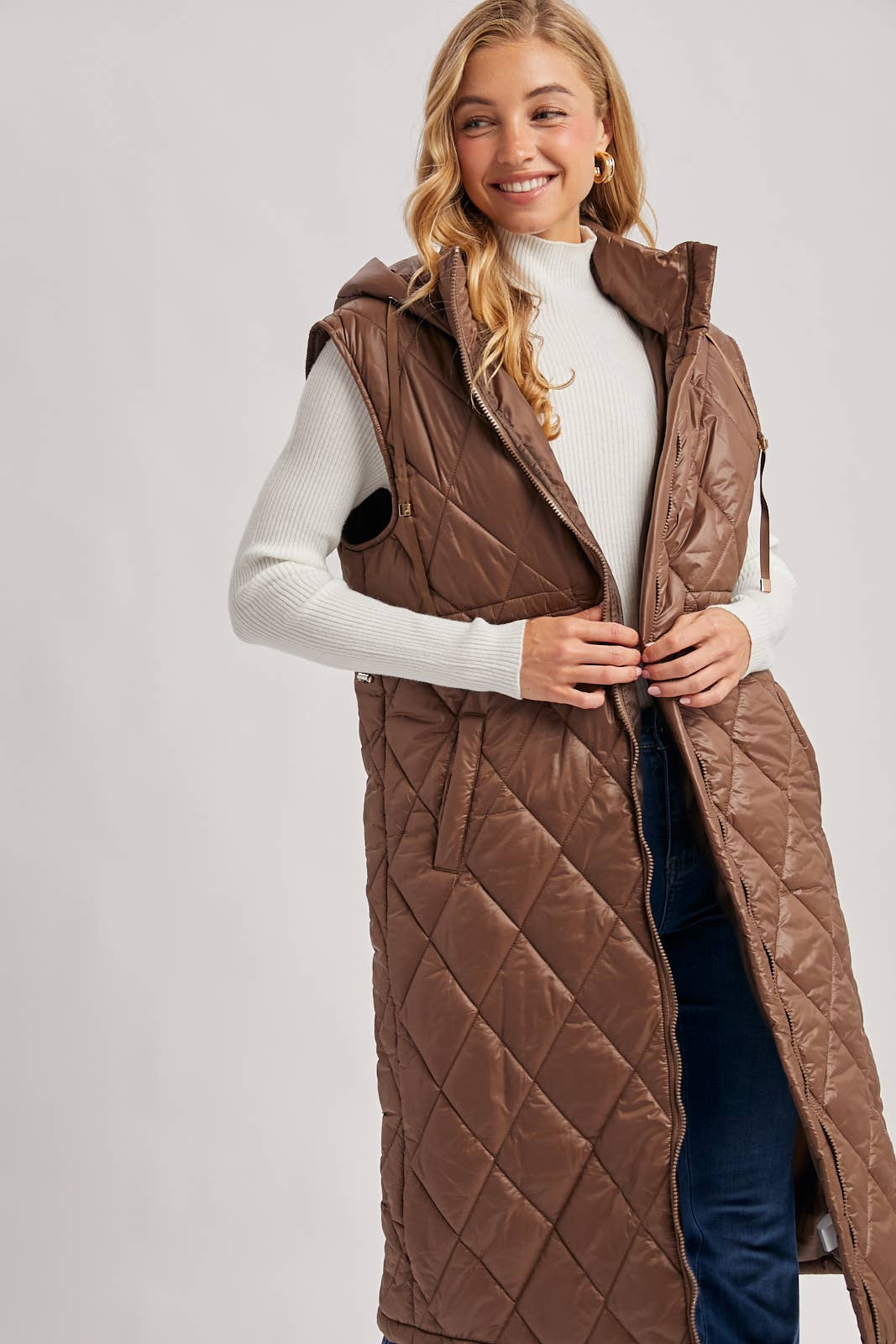 DIAMOND QUIT PUFFER LONG-LINE HOODED VEST: COCO