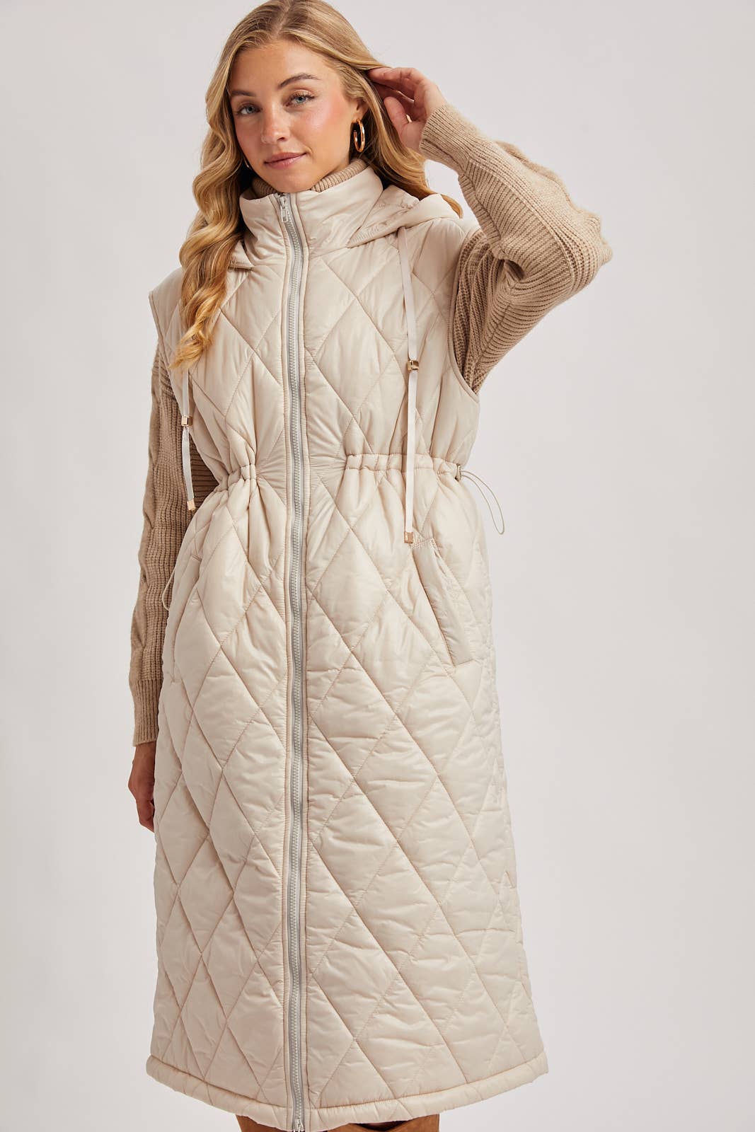 DIAMOND QUIT PUFFER LONG-LINE HOODED VEST: COCO