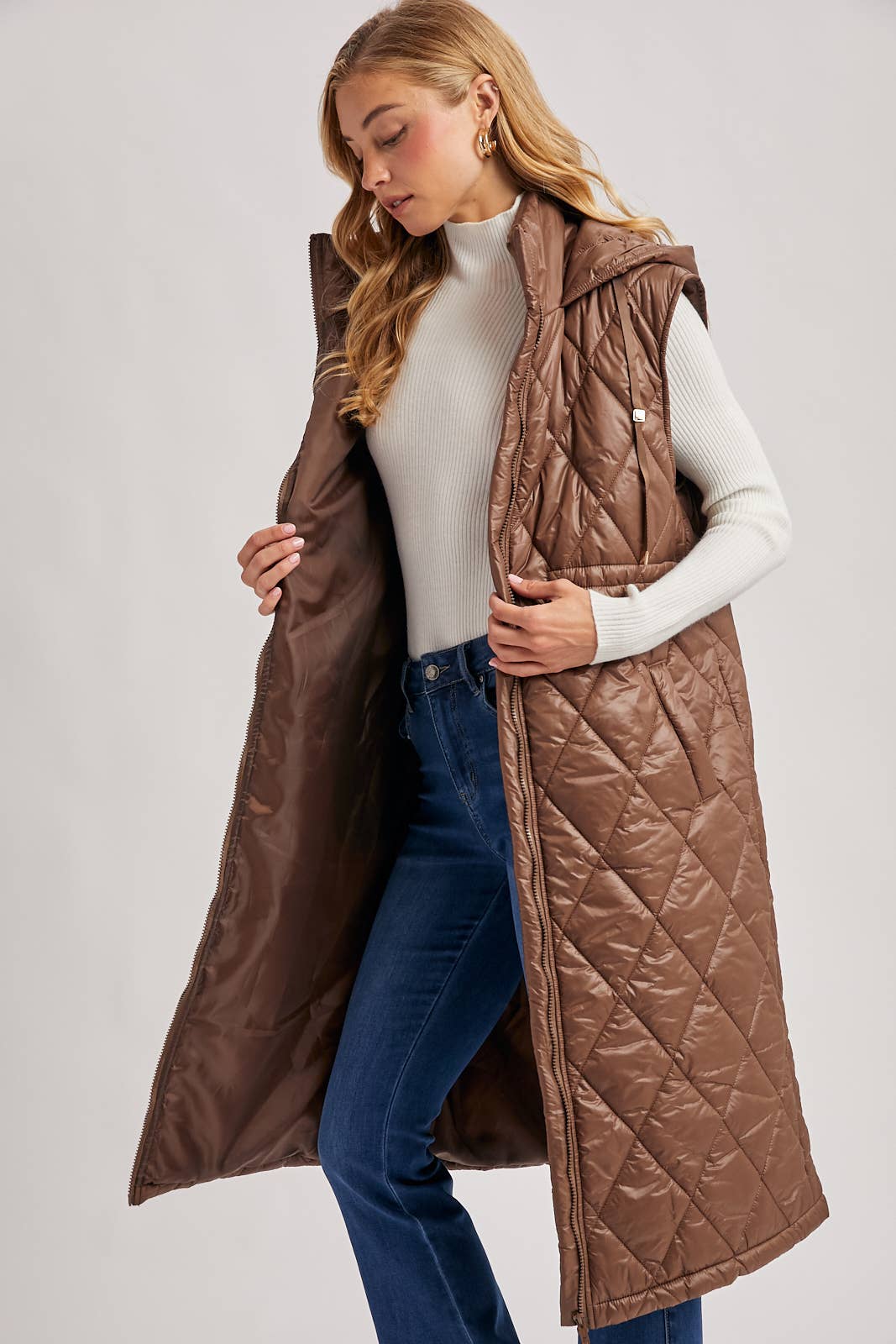DIAMOND QUIT PUFFER LONG-LINE HOODED VEST: COCO