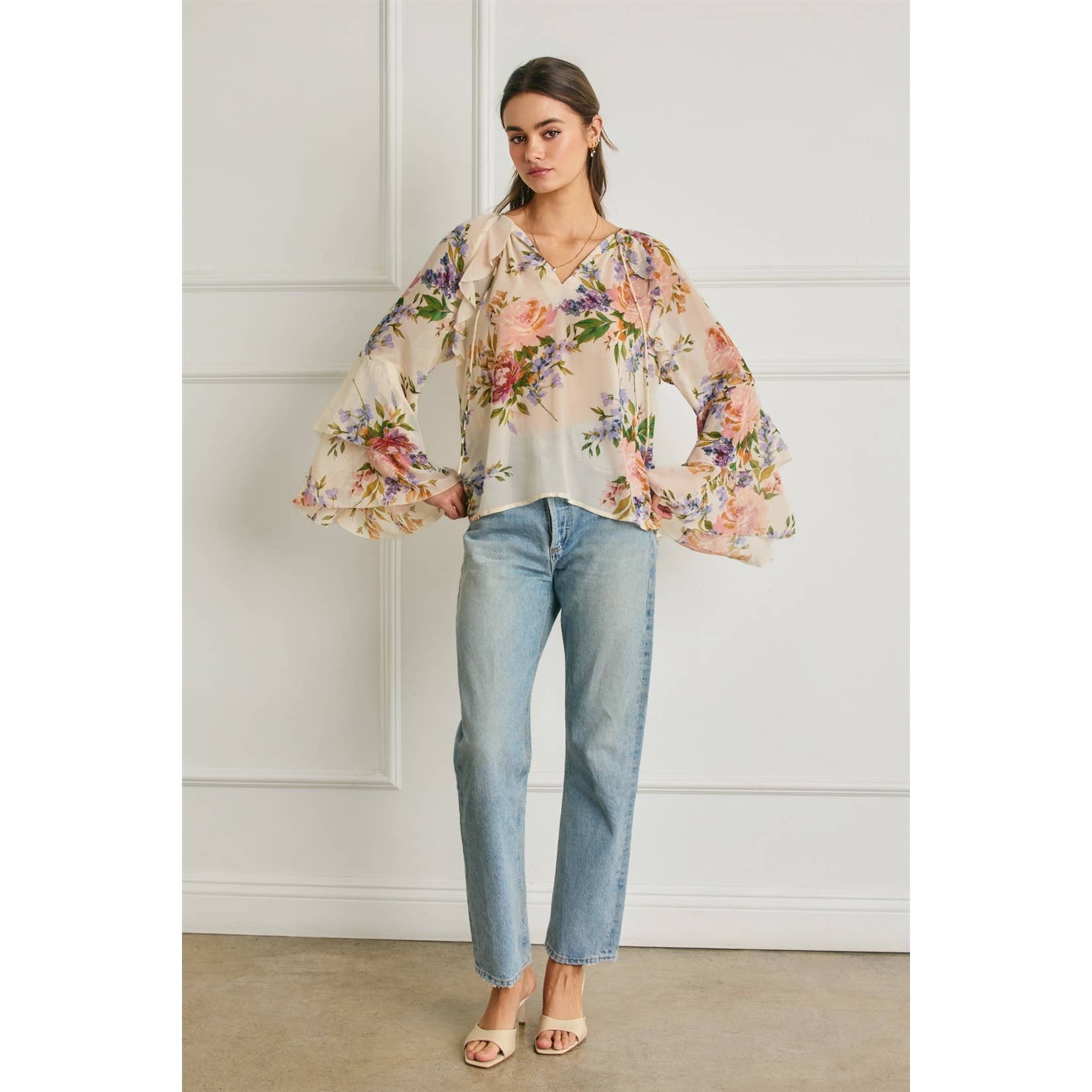 Floral Bell Sleeve Ruffled Blouse: SOFT FLORAL / S-M-L(2-2-2)