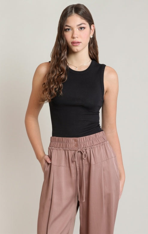 BLACK RIBBED TANK