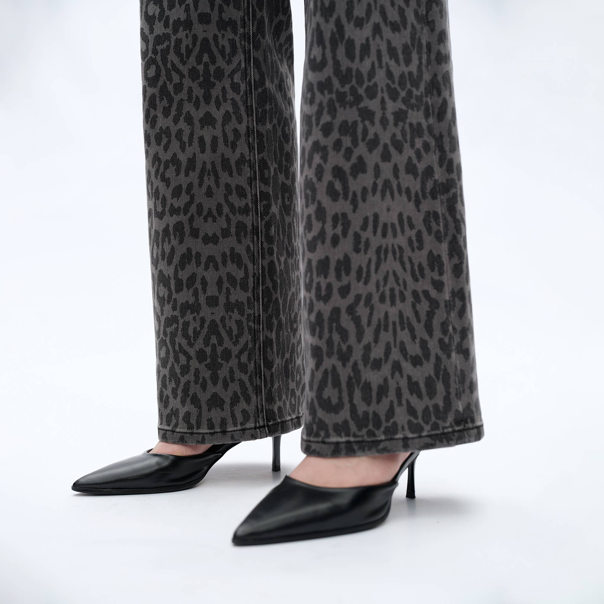 HIGH RISE LEOPARD PRINT WIDE LEG PANTS(FINISHED HEM)