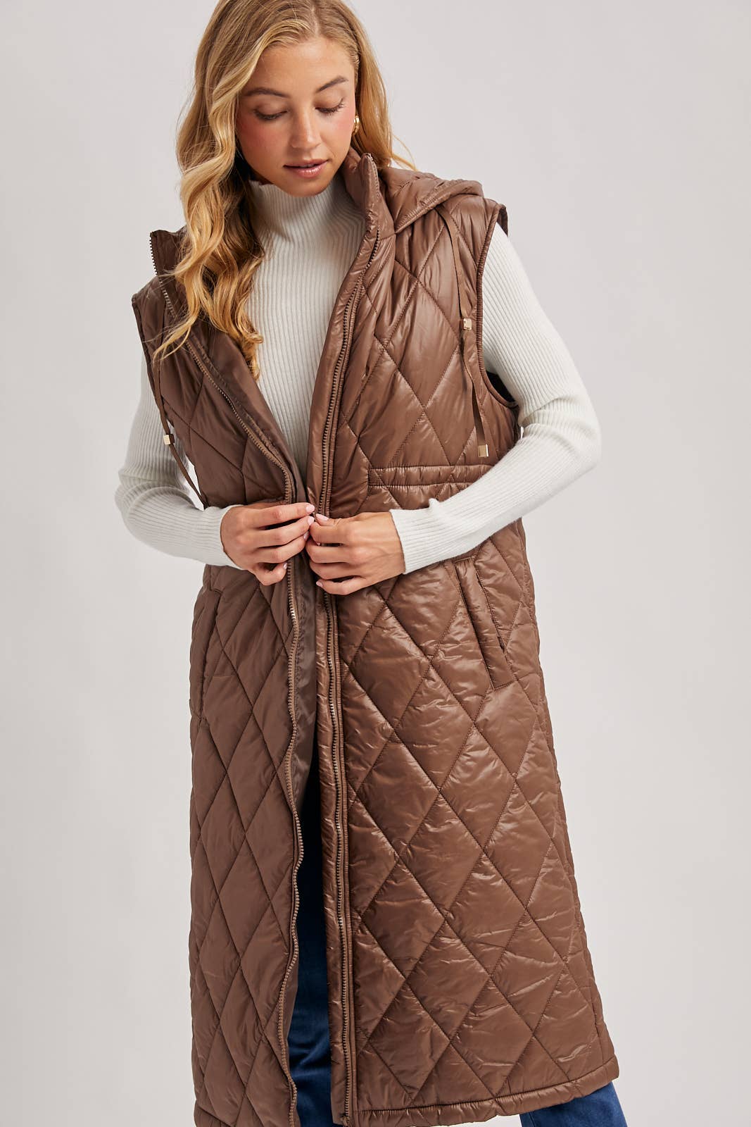 DIAMOND QUIT PUFFER LONG-LINE HOODED VEST: COCO