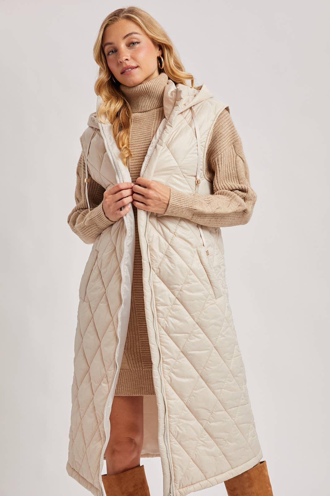 DIAMOND QUIT PUFFER LONG-LINE HOODED VEST: COCO
