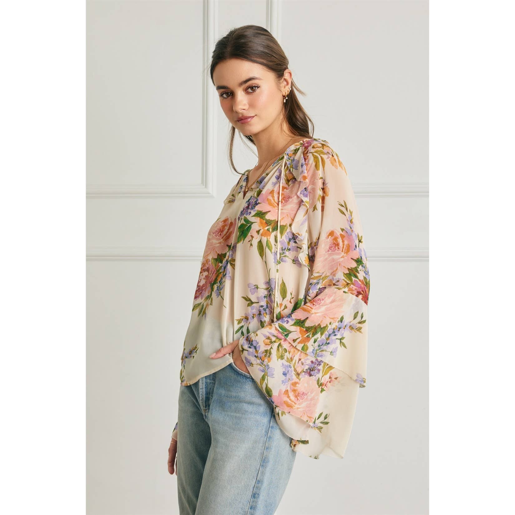 Floral Bell Sleeve Ruffled Blouse: SOFT FLORAL / S-M-L(2-2-2)