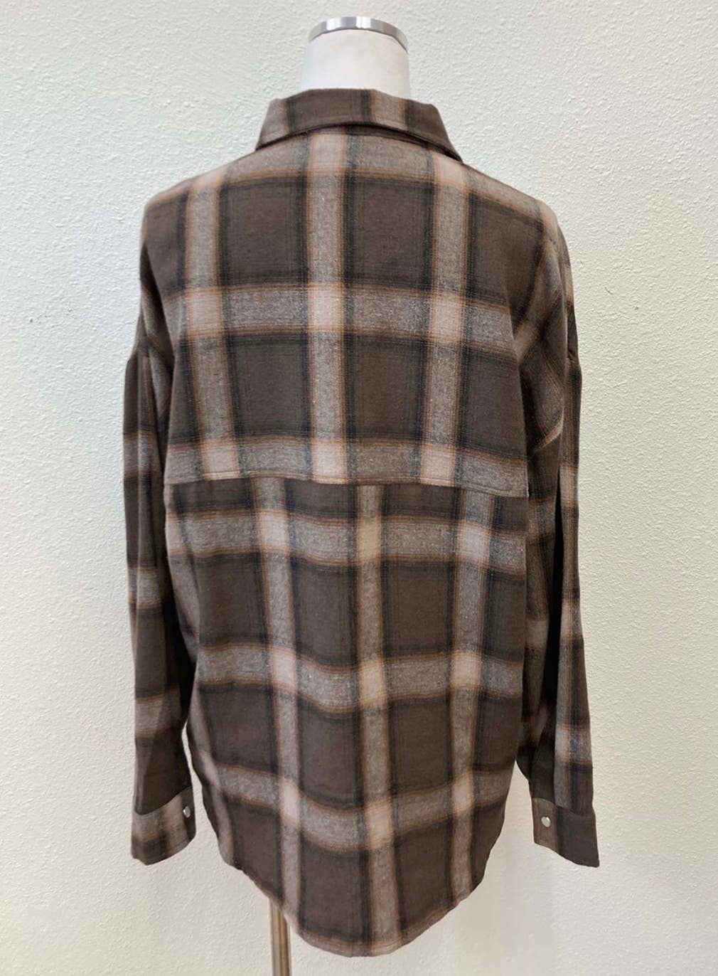 OVERSIZED PLAID FLANNEL WITH POCKET