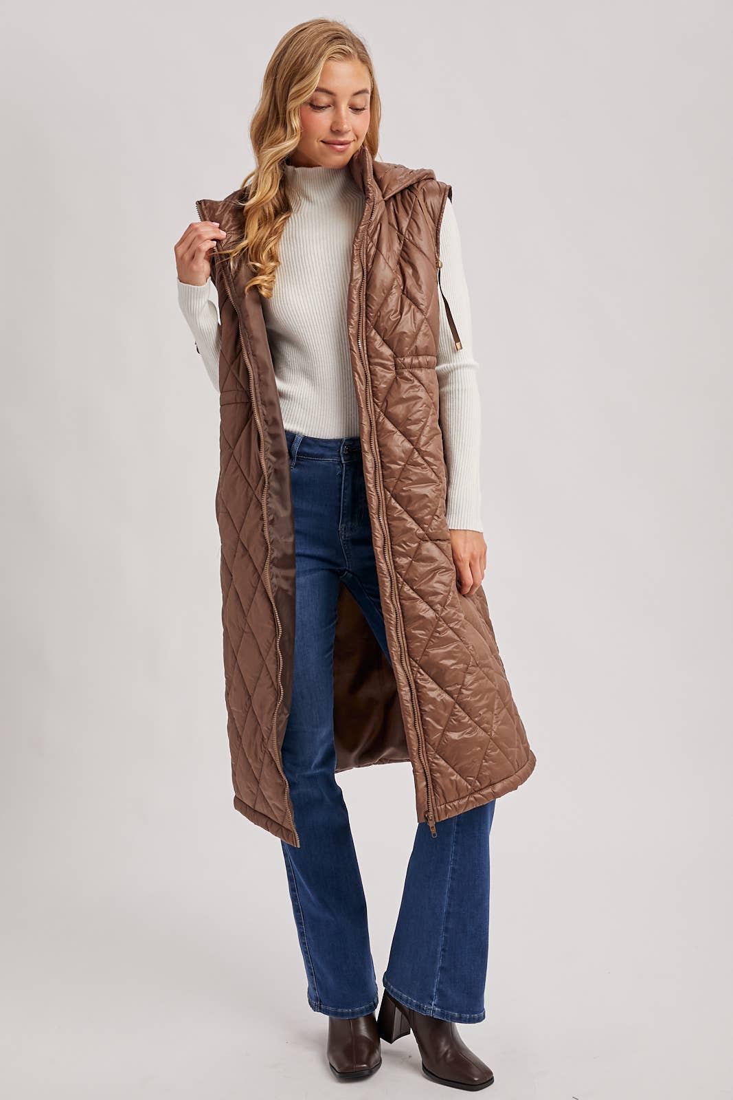 DIAMOND QUIT PUFFER LONG-LINE HOODED VEST: COCO