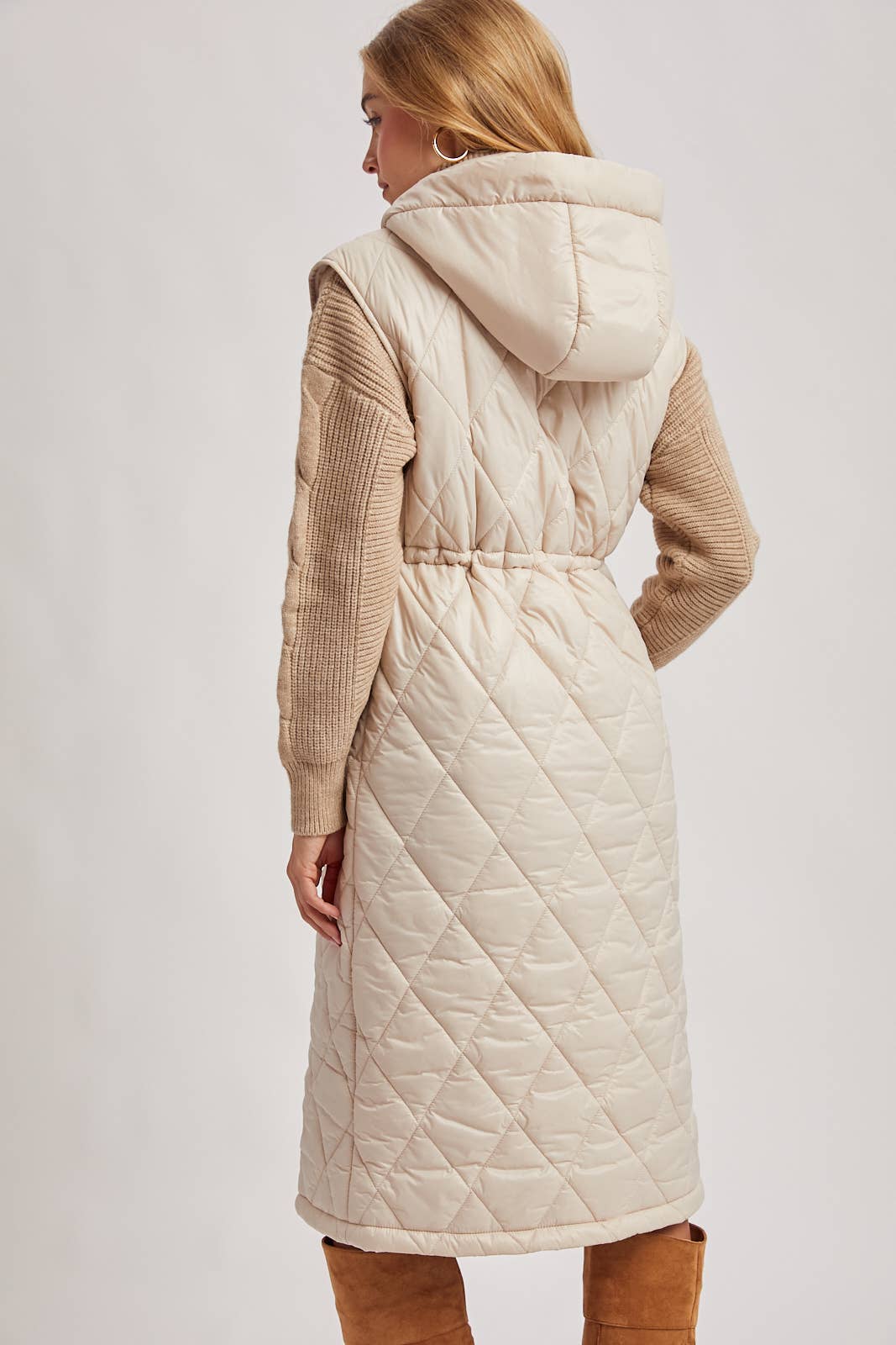 DIAMOND QUIT PUFFER LONG-LINE HOODED VEST: COCO