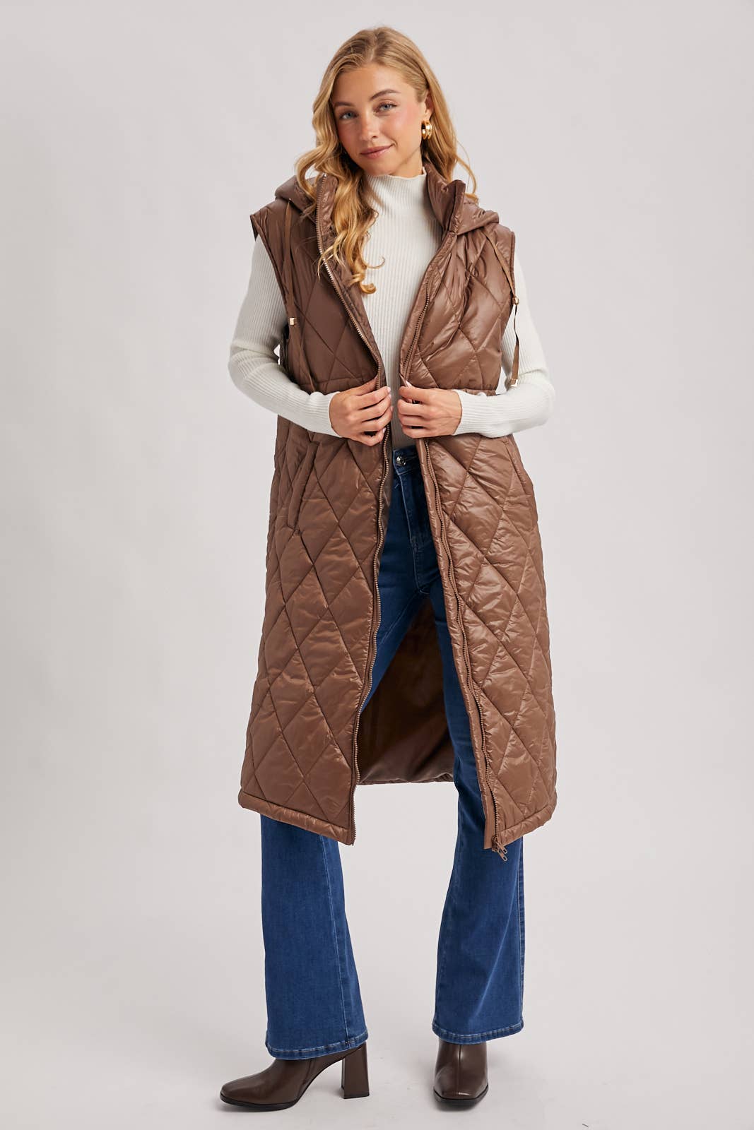 DIAMOND QUIT PUFFER LONG-LINE HOODED VEST: COCO