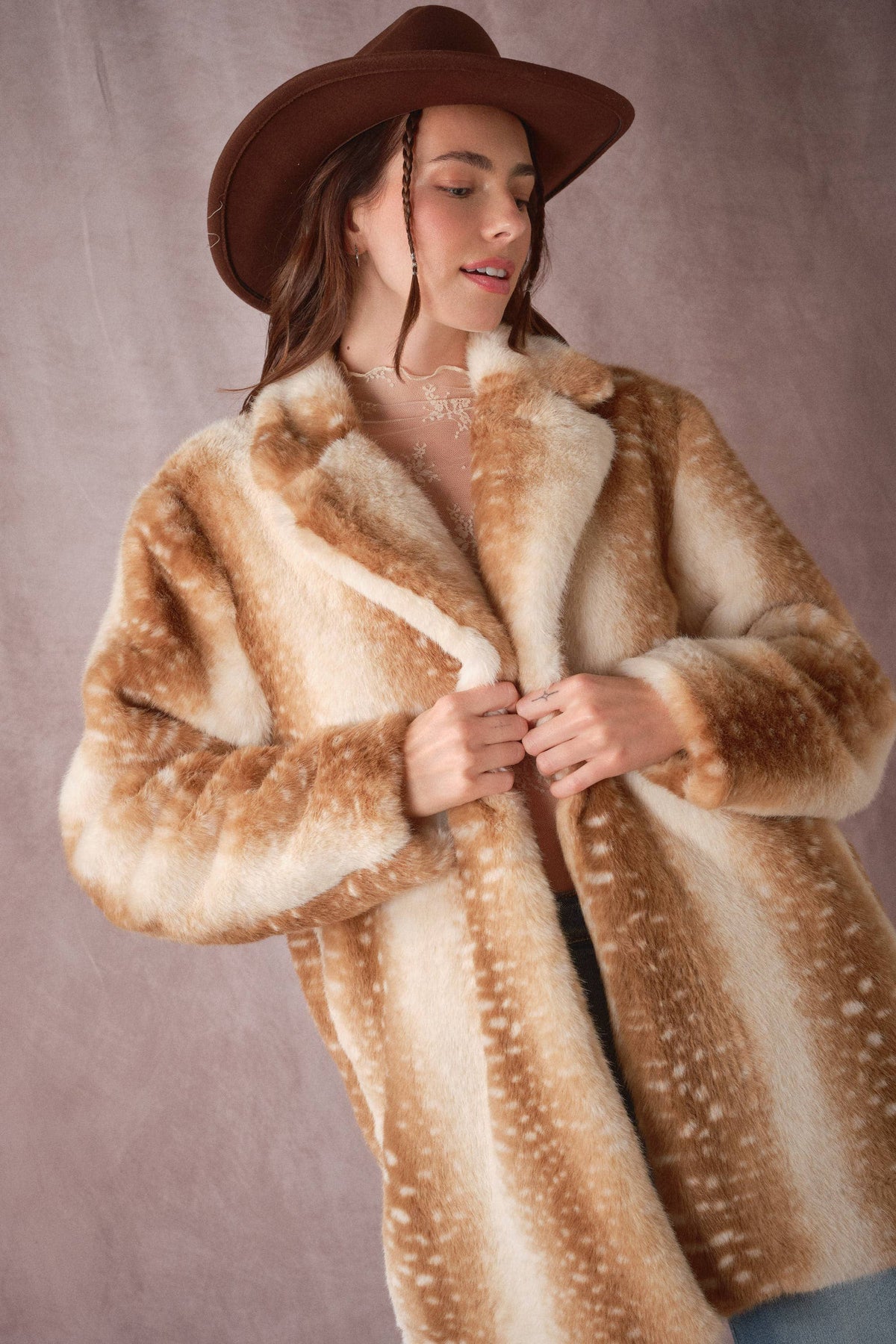 25046J Deer Print Faux Fur Coat: TAUPE / S-M-L (2-2-2)