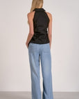 BLACK SLEEVELESS BUTTON-UP