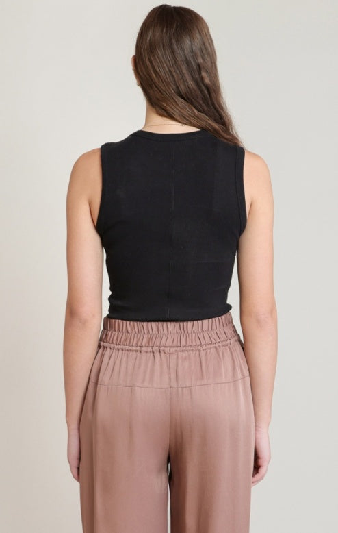 BLACK RIBBED TANK
