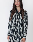 B+T OFF WHITE/BLK WAVE BLOUSE