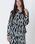 B+T OFF WHITE/BLK WAVE BLOUSE
